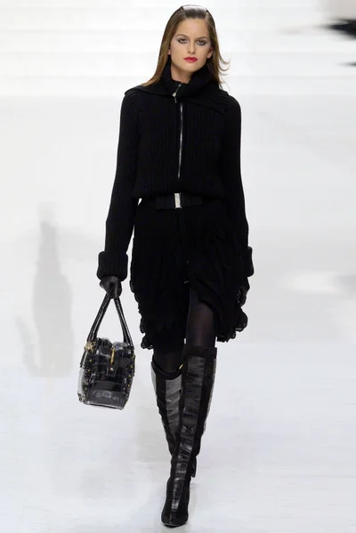 Look 15